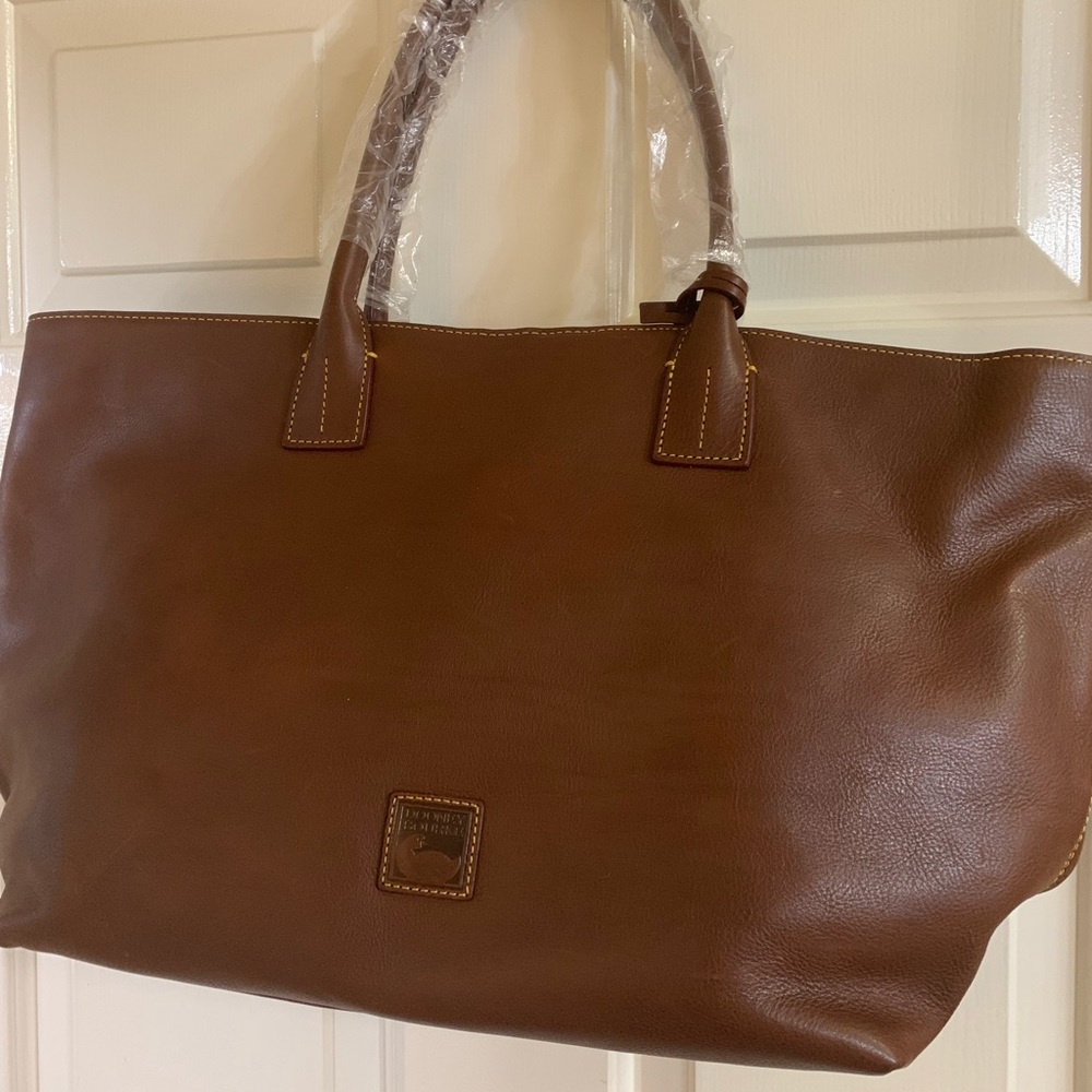 Dooney & Bourke Medium Russell Bag Chestnut